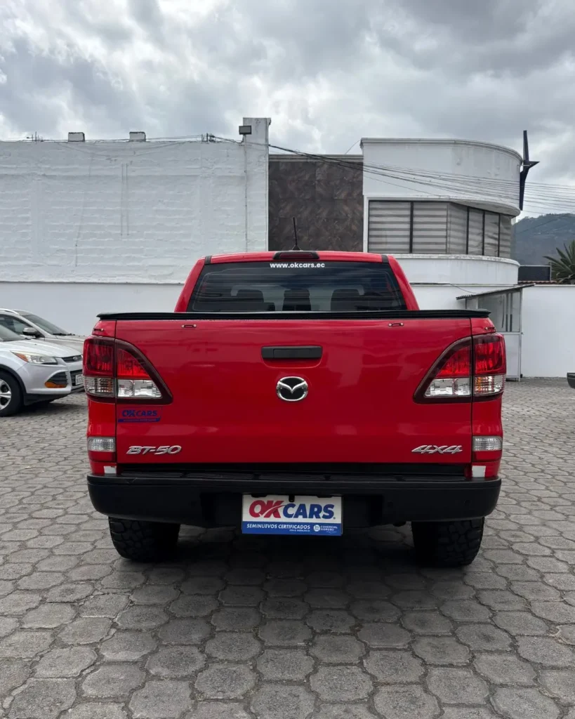 Parte trasera de Mazda BT-50 camioneta
