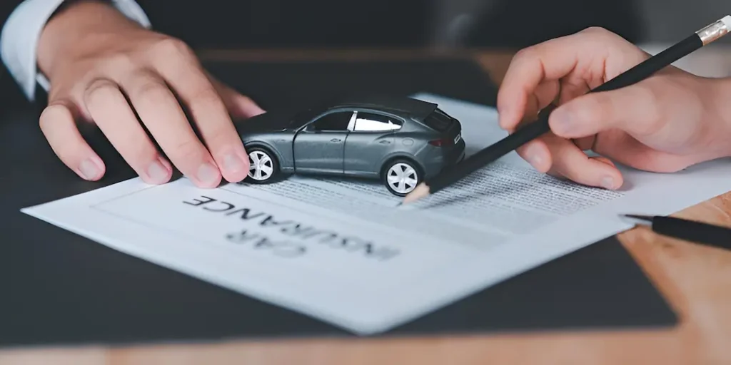 Contrato de seguro vehicular en Ecuador para automóvil