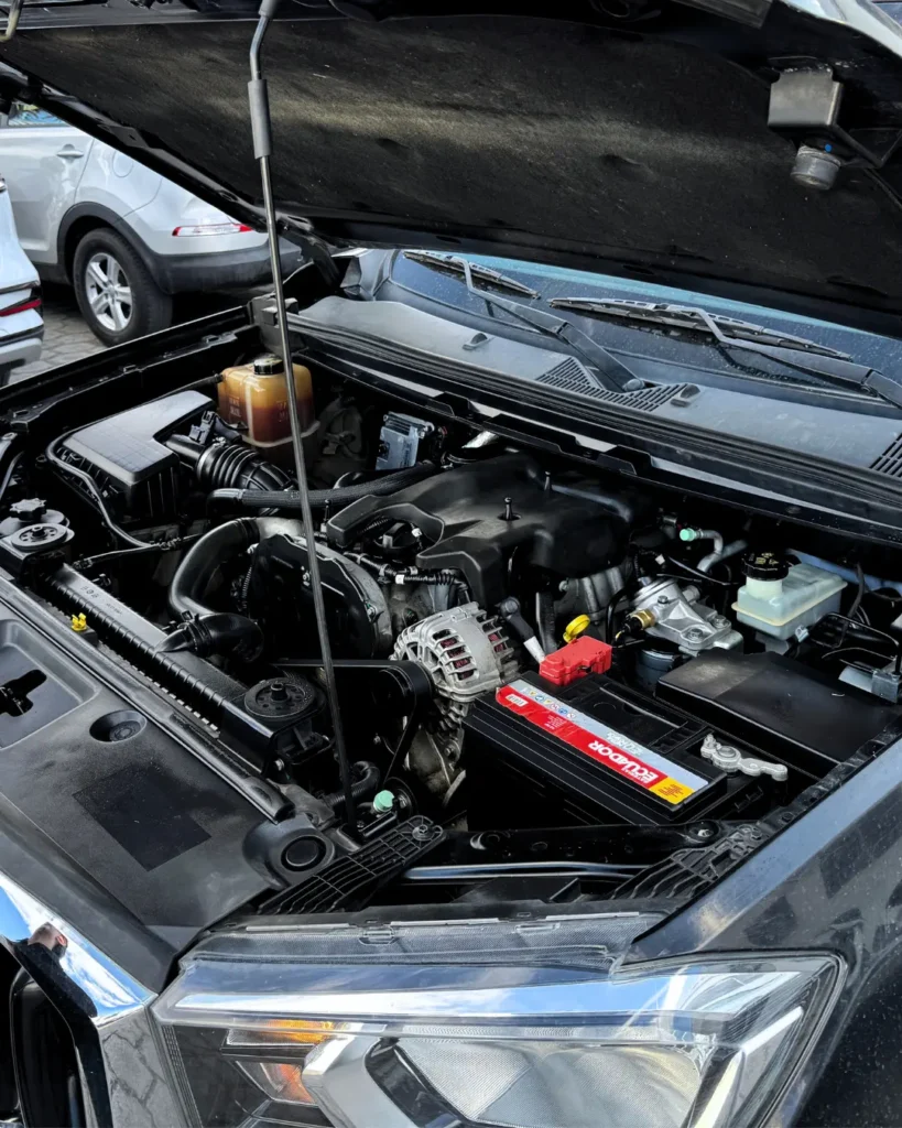 Revisión del motor de una Maxus T60 usada antes de comprarla