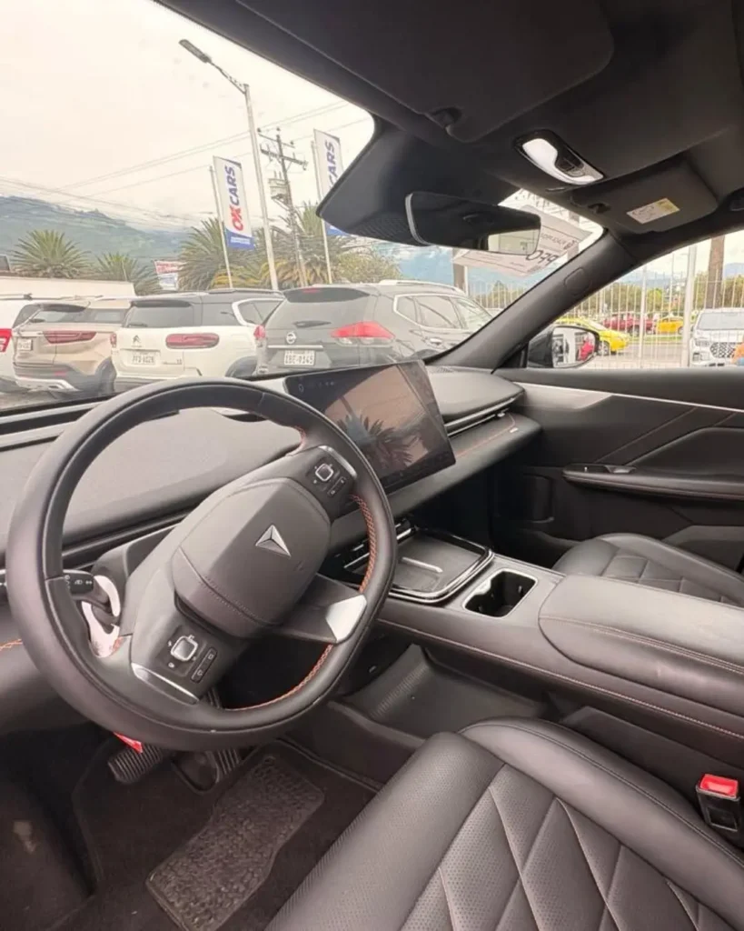 Deepal S05 precio en Ecuador y diseño interior del SUV eléctrico e híbrido